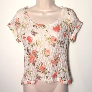 🆕 Lace floral high low crop top